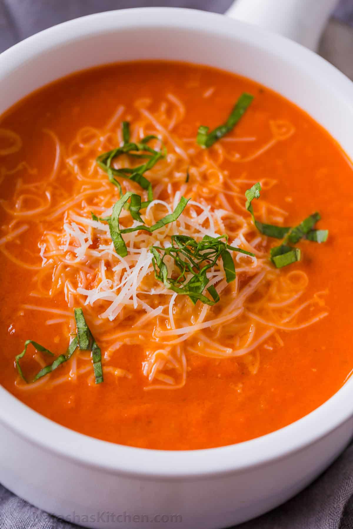 Creamy Tomato Soup Recipe from https://natashaskitchen.com/