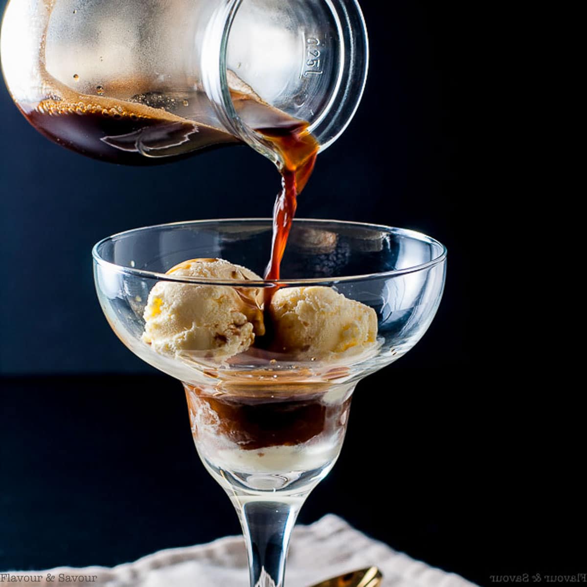 How to Make an Affogato Coffee Dessert from https://www.flavourandsavour.com/