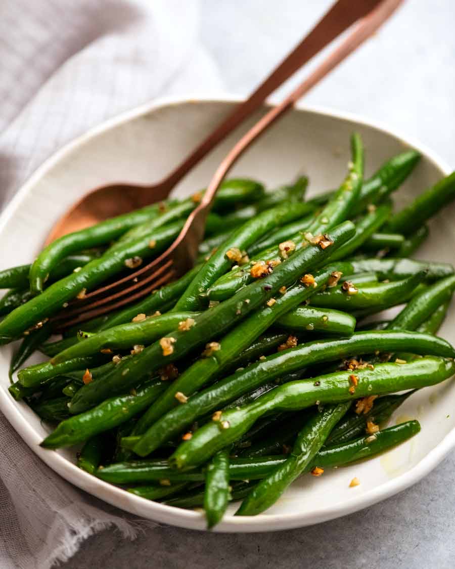 Sautéed Green Beans with Garlic from https://www.recipetineats.com/