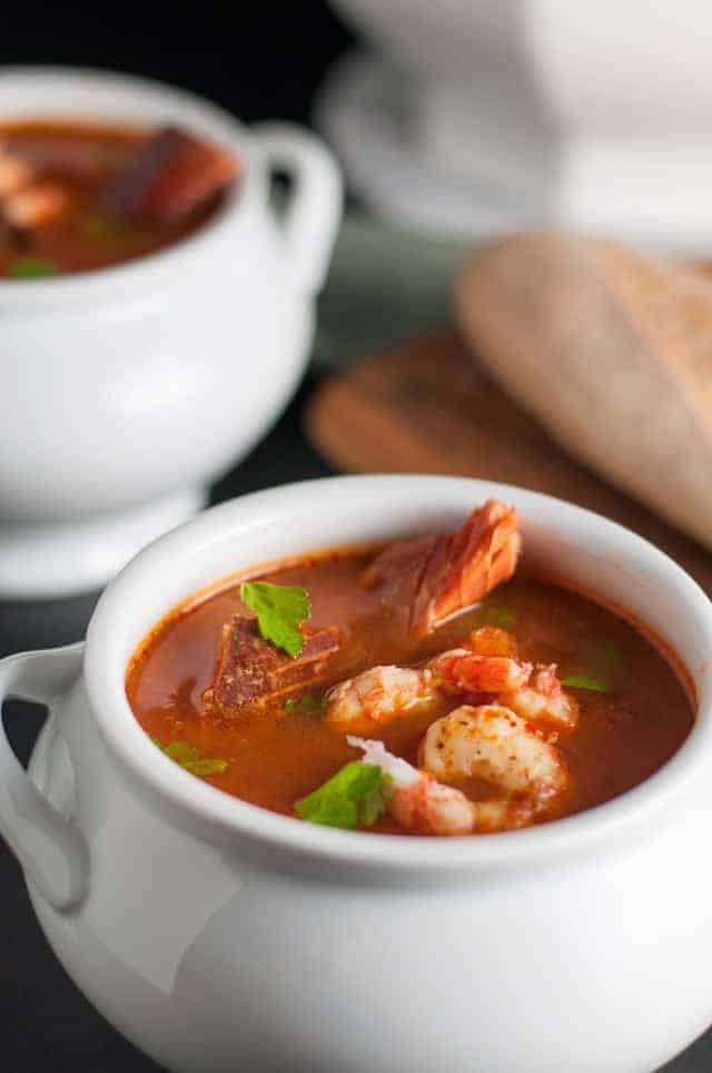 Simple Cioppino that Anyone Can Make from https://www.flavourandsavour.com/