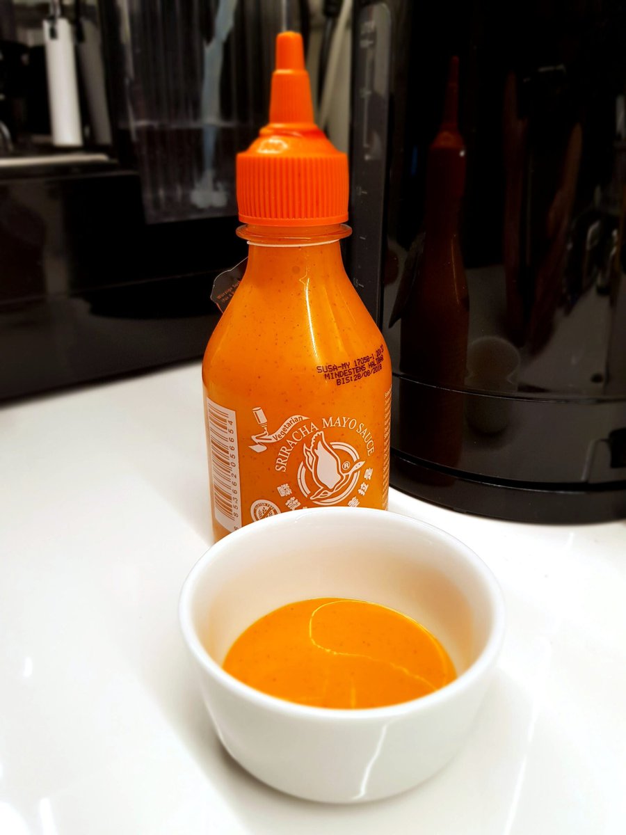 2018 0129 Sriracha Mayo Sauce from wikimedia}