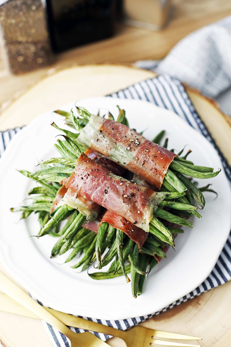 4-Ingredient Prosciutto Wrapped Green Beans from https://www.yayforfood.com/