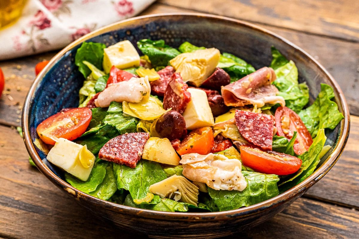 Antipasto Salad from https://www.julieseatsandtreats.com/