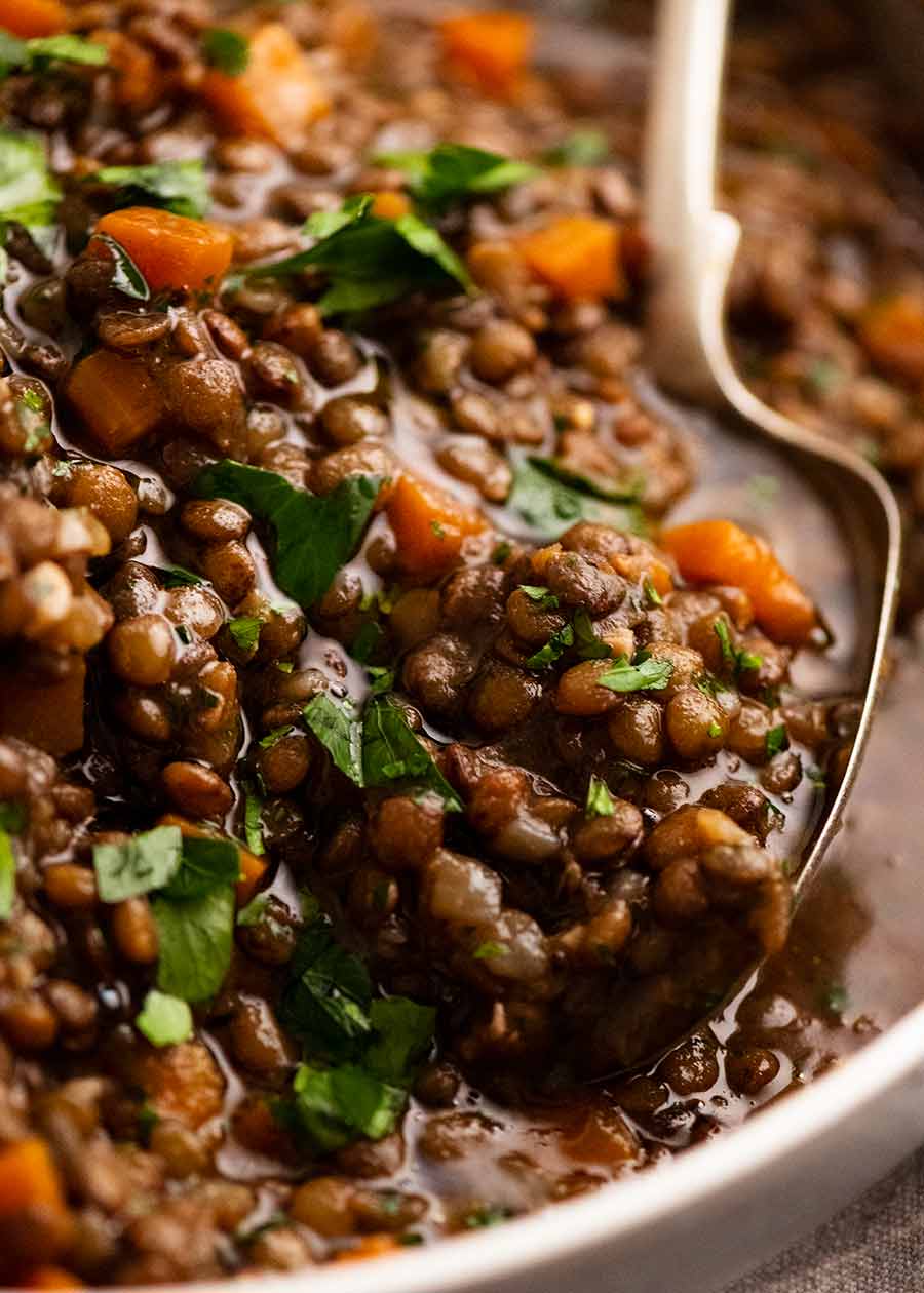 Lentil Ragout - French Puy lentil side dish from https://www.recipetineats.com/