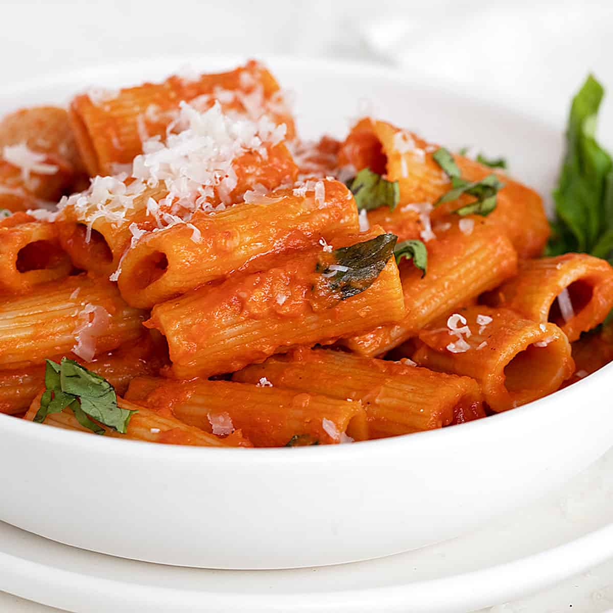 Spicy Vodka Pasta from https://www.seasonsandsuppers.ca/