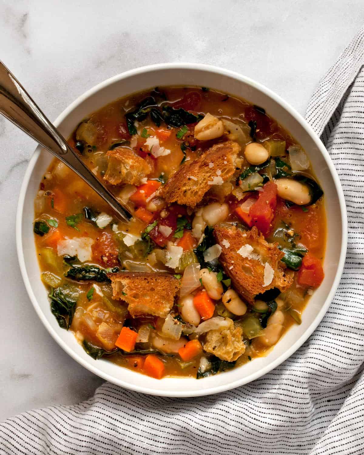 Tuscan White Bean Soup Recipe from https://www.lastingredient.com/